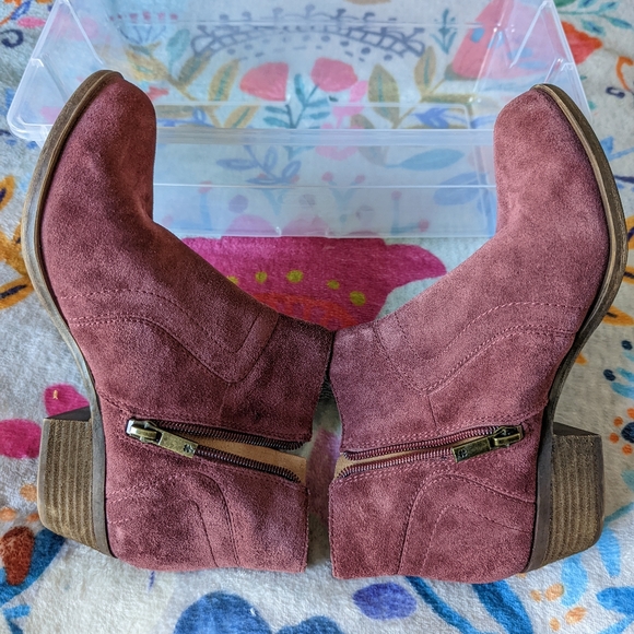 Suede Lucky Brand Brolley Booties Red/Wine - Picture 3 of 7